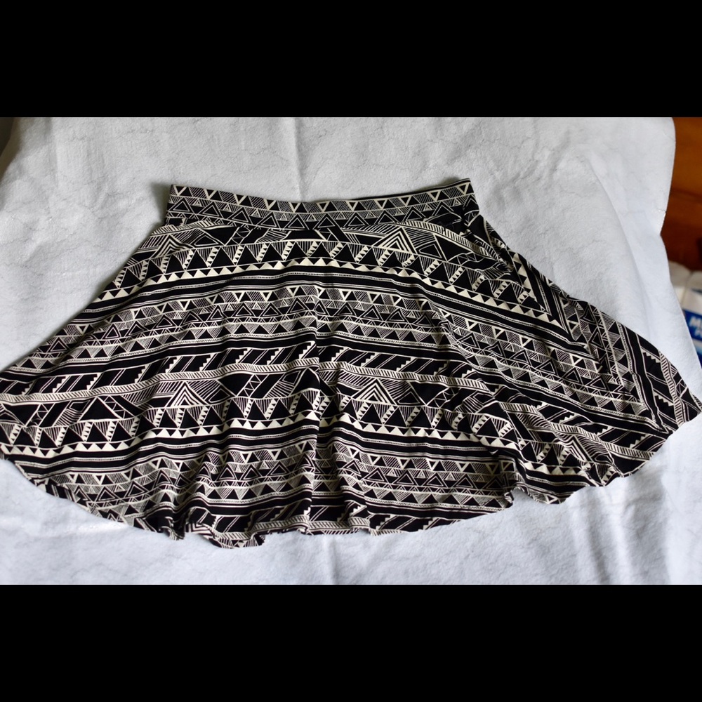 Black and White Retro Skirt